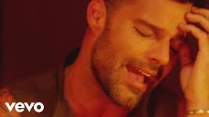 بدأ الغناء بالإسبانية عام 1990. Ù…Ø¯Ø¨Ù„Ø¬ ØªØ±Ø¬Ù…Ø© ÙƒÙ„Ù…Ø§Øª Ø£ØºÙ†ÙŠØ© Perdoname ØºÙ†Ø§Ø¡ Ricky Martin