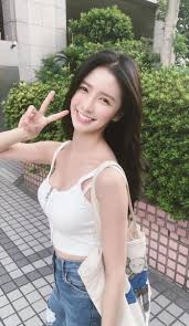 撞脸程潇的门面、千万粉丝的林小宅、离婚的美少女，