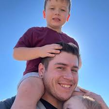 Can anyone identify the owner of the abandoned vehicle with plate number in  Gresham?