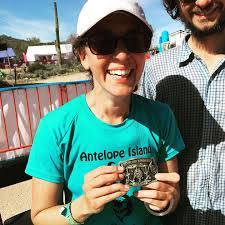 Mandie Holmes's Instagram, Twitter & Facebook