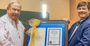 A legend': Vicksburg Realtor Jim Hobson remembered for contributions to  field, community