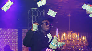 Lil uzi vert has $24 million pink diamond implanted into his forehead. Lil Uzi Vert Spends Millions On Natural Pink Diamond To Put In His Face Complex