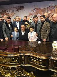 1953'te, ali ve şakire çakıcı çiftinin beş çocuğunun en büyüğü olarak trabzon'un arsin ilçesine bağlı fındıklı. Mafya Lideri Cakici Nin Davutoglu Na Sozleri Elestiri Sayildi