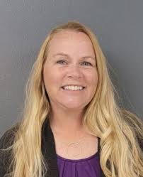 Julie Wheelock's Instagram, Twitter & Facebook