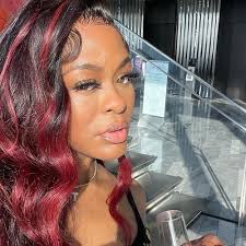 Shana Myers's Instagram, Twitter & Facebook