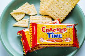 Nabisco's original saltine crackers are vegan to most, but note that they do contain enriched flour that has iron. Skyflakes Rebisco Magic Flakes Sunflower And More 6 Brands Of Crackers Pepper Ph Recipes Taste Tests And Cooking Tips From Manila Philippines