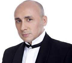 Artistul a povestit, la emisiunea agenția vip, de la antena stars, de ce surprize a avut parte de „iubește la maxim copiii și familia, dar și pe mămica lui, pe frați lui, pe sora lui, sunt foarte mulți, avem un neam foarte unit și foarte frumos. Video Marcel Pavel SurprizÄƒ IneditÄƒ Din Partea Familiei De Ziua Lui De NaÈ™tere M Au Trezit Din Somn