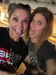 Happy Birthday to this Queen! @lesley_anne_bakes Hope your day is as  special as you are! ❤️