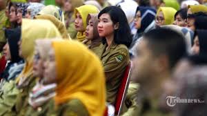 Besaran gaji pns tahun 2018 golongan 3a, 3b, 3c, 3d sedangkan gaji pokok pns golongan iii dapat anda lihat di tabel gaji pns 2018 berikut ini: Inilah Rincian Daftar Gaji Pns Baru Gaji Pokok Golongan 1 Hingga 4 Lengkap Dengan Tunjangan Tribunnews Com Mobile