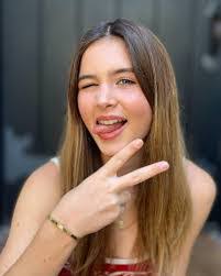 Amber Fee's Instagram, Twitter & Facebook