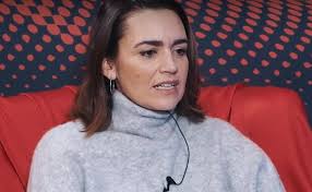3,964 likes · 10 talking about this. Jsem Celozivotne Prisna Sama Na Sebe Tim Padem I Na Sveho Partnera Daniela Pisarovicova Uprimne O Zenatych Muzich Fakta Today