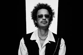 Dono do hit 'Save tonight', Eagle-Eye Cherry se apresenta neste domingo no Capital Moto Week