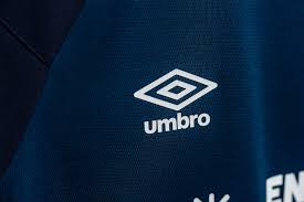 Elle montre toutes les informations personnelles telles que l'âge, la nationalité, les détails de contrats et la valeur actuelle. Derby County 2020 21 Umbro Away Kit 20 21 Kits Football Shirt Blog