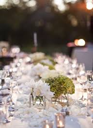 Table Centerpieces Square Glass Vases White And Green Flowers Matrimonio Allestimento