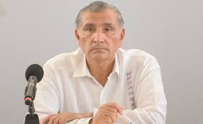 El morenista de 57 años tiene estudios en derecho por la universidad juárez autónoma de tabasco. Iaqocsirr0aiwm