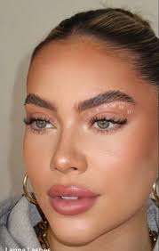 Isabella Combs (isabellacombs99)