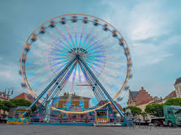 riesenrad auf dem neustadtischen markt durch eine langere belichtungszeit entstand dieses schone lichtspiel riesenrad stadtisch brandenburg