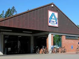 59 m² wohnfläche und besteht aus einem wohnzimmer, einem schlafzimmer, einem kinderzimmer, einer küche mit ebk (herd/backofen/spüle), einem badezimmer mit wanne und einem besenschrank. Bad Bramstedt Aldi Will Keine Wohnungen Uber Seinem Neubau