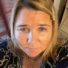 Deborah Buitrago's Instagram, Twitter & Facebook