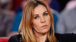 Aujourd'hui, j'ai juste envie de vivre 6 isabelle ithurburu, la compagne de maxime nucci, se confie sur la mort de johnny hallyday Mathilde Seigner L Actrice Affirme Que Le Coronavirus Est Une Punition De La Mechancete Du Public Contre Roman Polanski