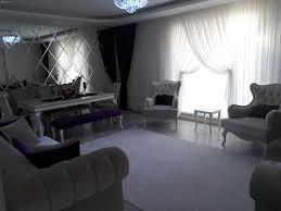 Karyola, yatak, gardırop, tuvalet masası, şifonyer, yatak başı gibi birçok üründen oluşuyor. Bu Evin Iki Yasam Alaninin Birinde Klasik Digerinde Modern Stil Hakim Ev Gezmesi