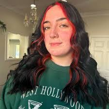 Lori Hollinger's Instagram, Twitter & Facebook