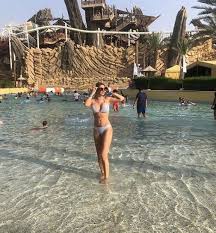 Anul trecut, anamaria prodan afişa o siluetă rubensiană pe plaja din mamaia. Fotografii Incendiare Cu Anamaria Prodan Sexy Impresara In PoziÅ£ii Provocatoare