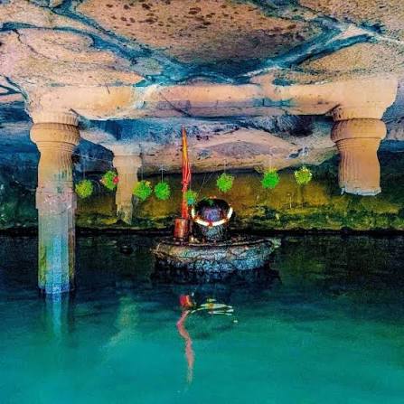 Harishchandragad, A Story Worth Exploring! . . . Kedareshwar Cave As you  move towards the Harishchandreshwara temple is the beautiful cave of  Kedareshwar. This cave has a 5 ft tall shivalinga and