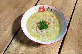 Suasana di rumah sakit pasti membuatmu penat, jadi cepatlah kalo kamu masih merasa pahit ketika makan nasi, kamu bisa makan buah segar ini dulu kok. Apakah Orang Sakit Harus Selalu Makan Bubur Semua Halaman Bobo