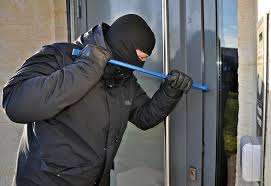 Wenn die anlage alarm schlägt, ergreift der einbrecher meist die flucht, ohne etwas zu erbeuten. 13 Wertvolle Tipps Fur Den Einbruchschutz Tresoro Tresoro De