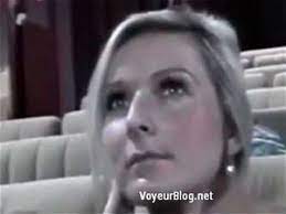Une jeune femme se laisse tripoter par des inconnus pour de l'argent (vidéo) par non stop zapping Watch Elle Se Fait Toucher Au Cinema Sans Reagire Cinema Caresse Chatte Train Public Porn Spankbang