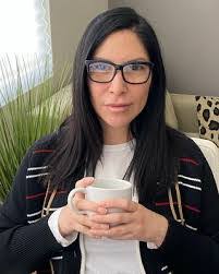 Danielle Fitzsimmons's Instagram, Twitter & Facebook