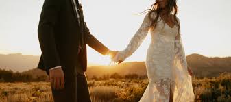 The online photography courses made available in this site as free sessions or webinars with minimal cost focuses on fundamentals as well as lessons on mobile photography, wedding photography, landscape photography and so on. Hard Work Meets Luck With Wedding Photographer India Earl Jai Long