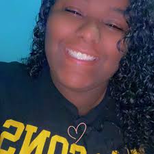 Grizzy's Hood News was live.