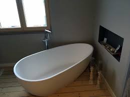 Naturstein badewannen freistehend große auswahl flusstein marmor. Badezimmer Idee Luino Freistehenden Badewanne Naturstein Mineralguss