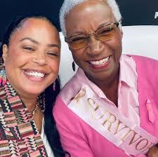 Donna Maxey's Instagram, Twitter & Facebook