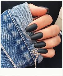 Aplicar una laca negra ordinaria. Https Www Xn Misuasdecoradas 1qb Com Disenos De Unas Negras