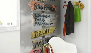 Un espace pour travailler, un espace pour dormir ou un espace pour accueillir ses amis : Chambre D Ado Garcon Moderne Et Urbaine Papier Peint A Motif Urbain Juddda Pctr Up