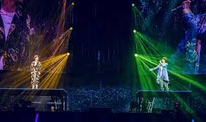 许嵩“寻宝游戏”巡回演唱会武汉站开演万人合唱同享视听盛宴_时代 ...