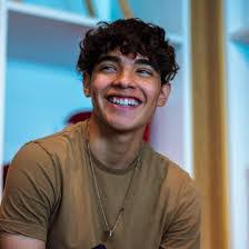 Samuel Estrada's Instagram, Twitter & Facebook