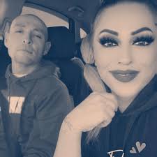 Laura Queen (@laura.queen.182) • Facebook