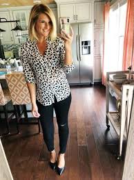 Work Wear How To Dress Down A Blouse For Date Night What To Wear To Work Casual Office Outfit Leopa Office Casual Outfit Fashion Printed Top Outfit