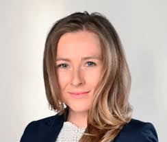 Caroline Heil's Instagram, Twitter & Facebook