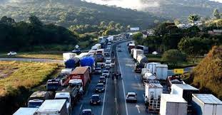 Leia a coluna de luiz tito. Porque Nao Aconteceu A Greve Dos Caminhoneiros