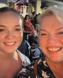 This is a beautiful photo of her Mom and Christine🎀