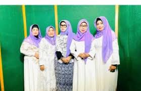 Qasidah modern almanar tasikmalaya mp3, almanar mp3 narkoba, almanar terbaru 2018 mp3, download lagu qasidah almanar full album mp3, qasidah. Cerita Lagu Qasidah Yang Melampaui Zaman Serat Id Bertutur Dengan Data