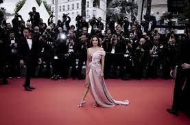 Sorgen sie für einen wahrhaft spektakulären auftritt in unseren eleganten abendkleidern für schwangere, entworfen für. Stars Auf Dem Roten Teppich In Cannes Stoffgewordene Alb Traume Unterhaltung Stuttgarter Nachrichten