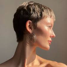 Pin di Naomi Elson su Hair