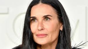 The post quickly went viral and fans wanted to know. Die Tragische Geschichte Von Demi Moore Aus Dem Wirklichen Leben News24viral