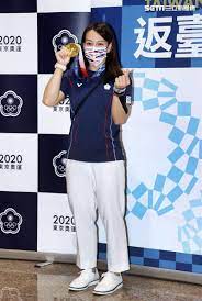 Jun 28, 2021 · 個性與口感都鮮明的「金牌」台灣啤酒，碰上無法被定義風格的美秀集團，再加上新一代應援女神峮峮，會迸撞出什麼火花？答案就在今年中華. S5rya2e8hjirsm